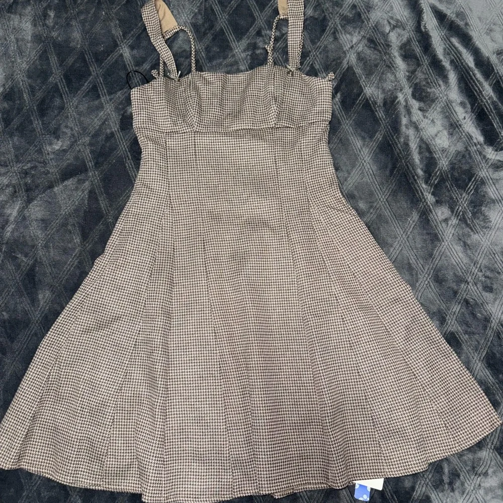 Cider Brown Houndstooth Midi Dress - Picture 3 of 6